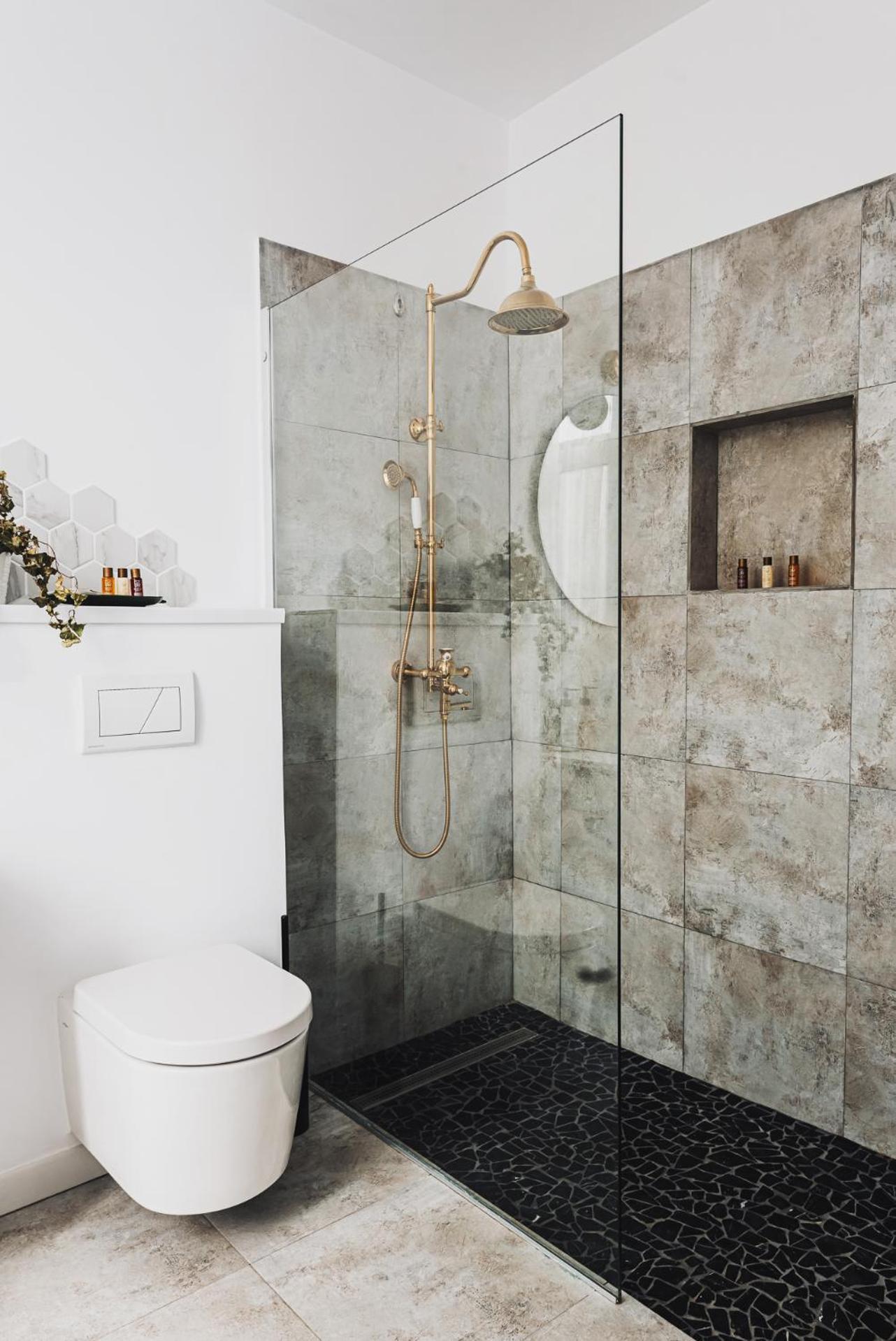Voya Nordic Apartment-A Luxury Oasis In The Old Town Braşov Esterno foto