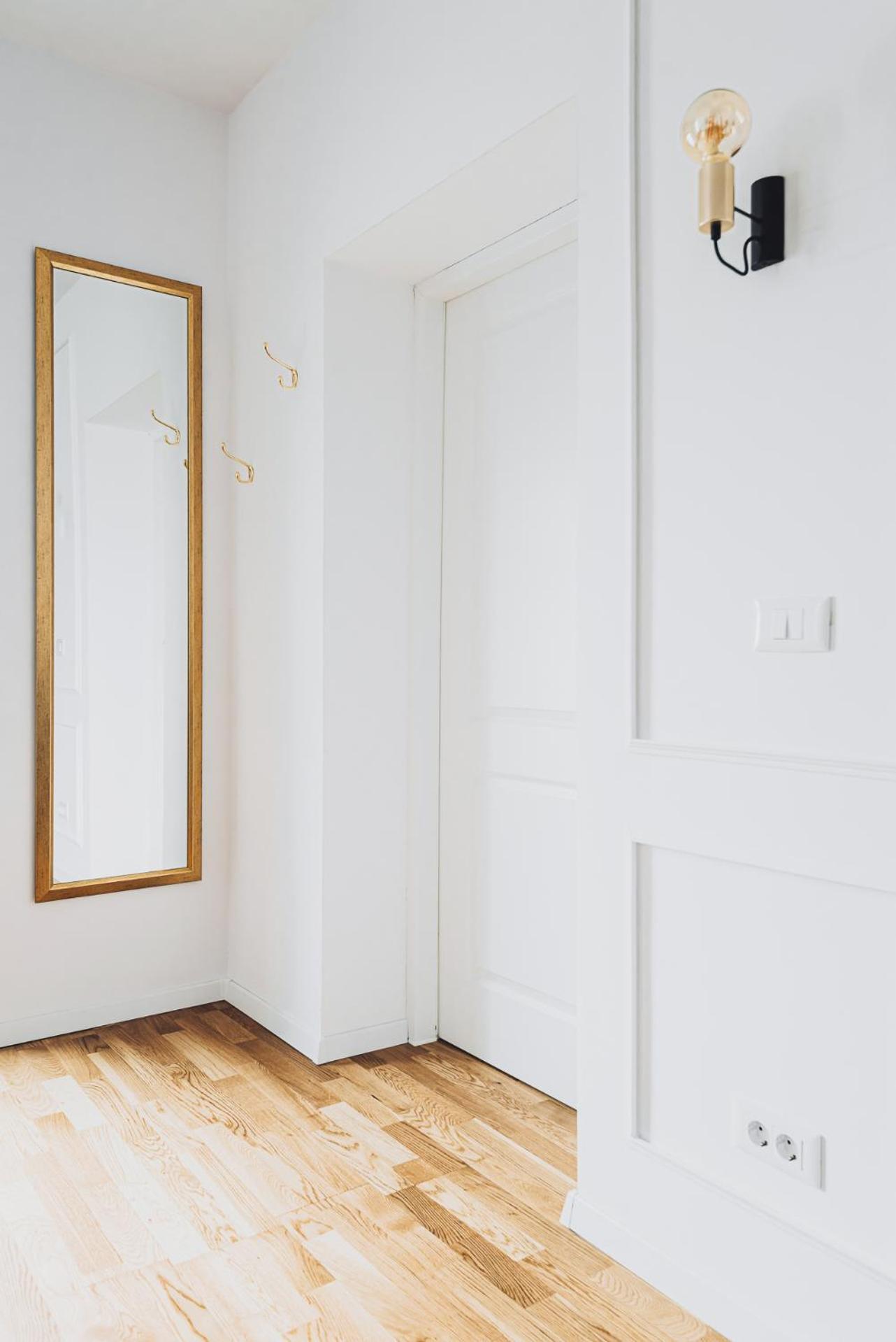 Voya Nordic Apartment-A Luxury Oasis In The Old Town Braşov Esterno foto