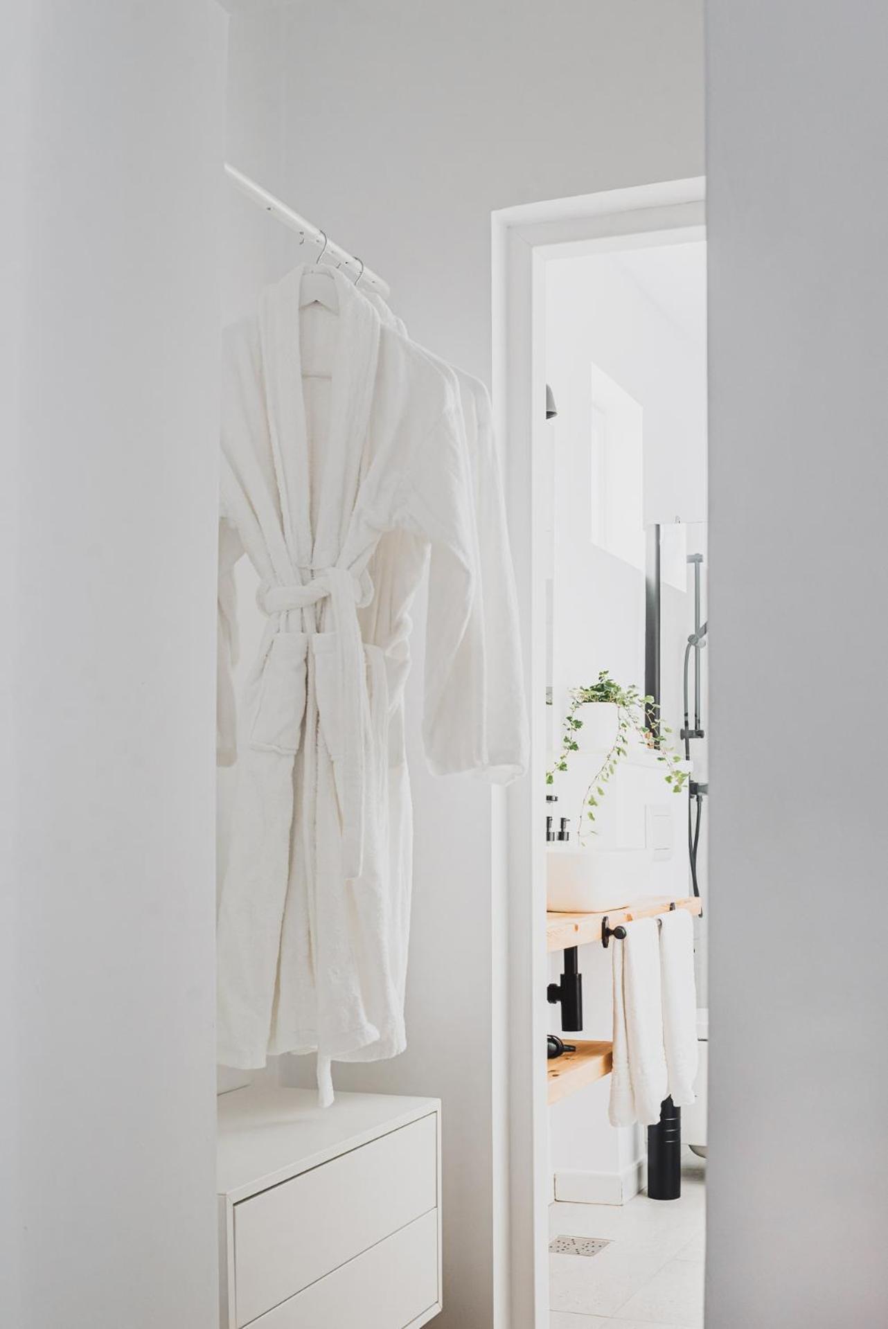 Voya Nordic Apartment-A Luxury Oasis In The Old Town Braşov Esterno foto