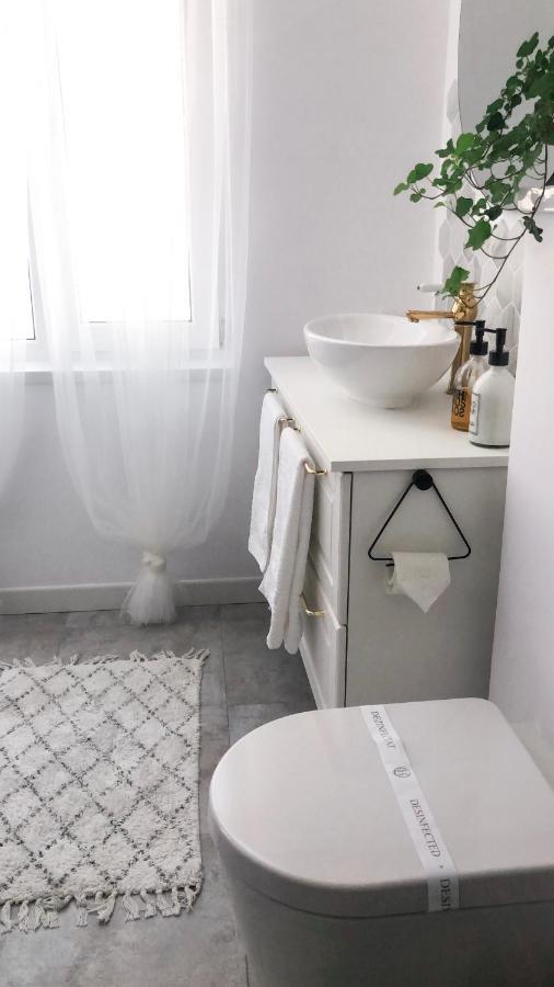 Voya Nordic Apartment-A Luxury Oasis In The Old Town Braşov Esterno foto